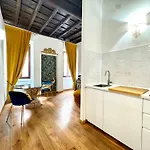 Via Della Scala *